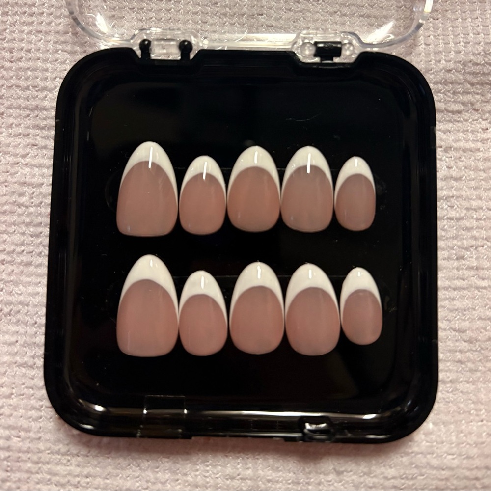 Elegant French Tip Press-On Nails